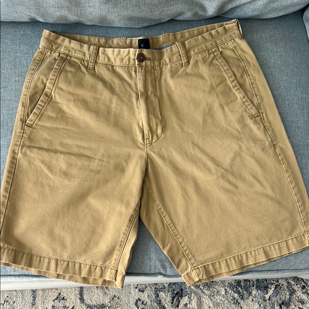 Men's Gap Chino Tan Shorts